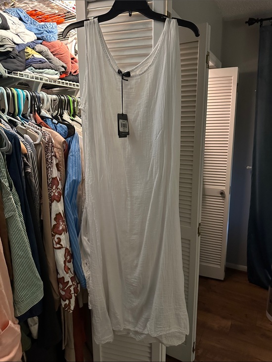 M Made In Italy Dresses & Skirts - Lightweight White Sleeveless Women's Dress